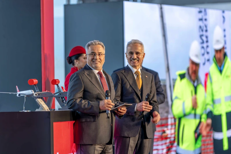 El acto cont� con la presencia del ministro de Transporte e Infraestructura de Turqu�a, Abdulkadir Uraloğlu y del presidente de la Junta y del Comit� Ejecutivo de la compa��a. Foto: Turkish Airlines